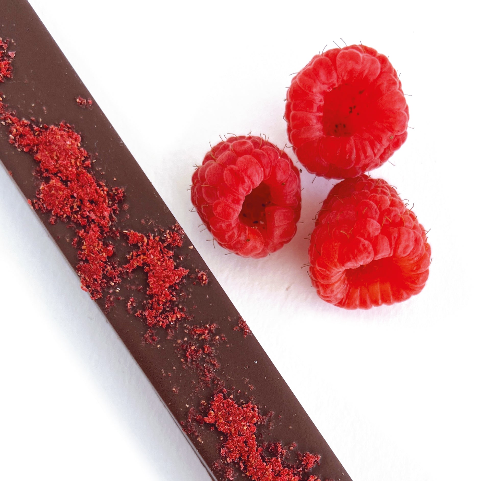 Turrón gianduja de chocolate negro y frambuesa