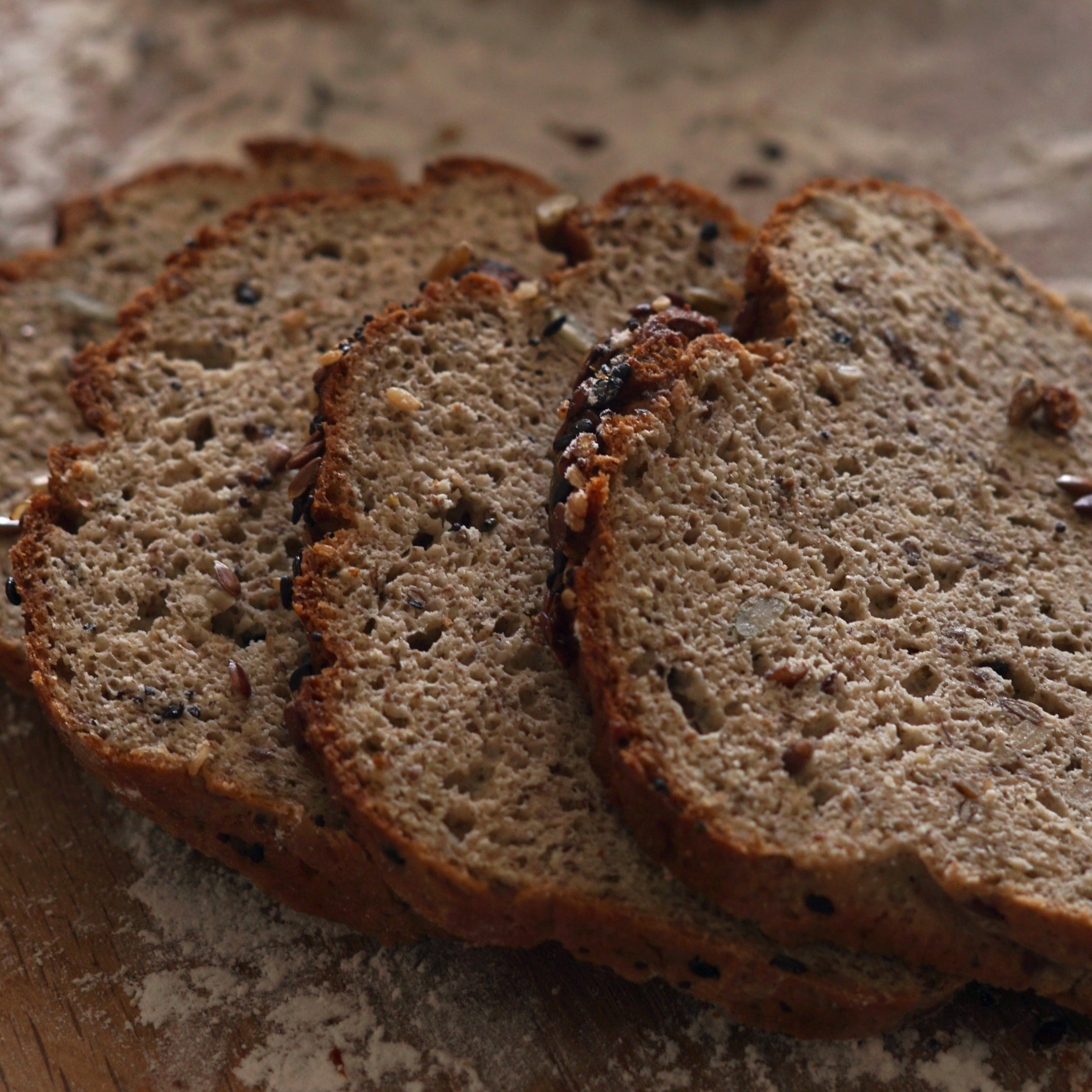 Rebanadas de pan de semillas sin gluten