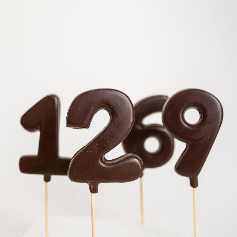 Números de chocolate sin azúcar añadido